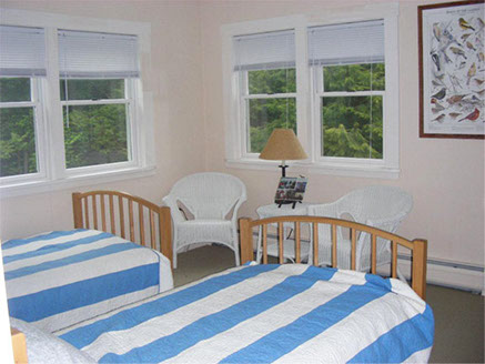 A queen size bed is available in three of the four bedrooms.